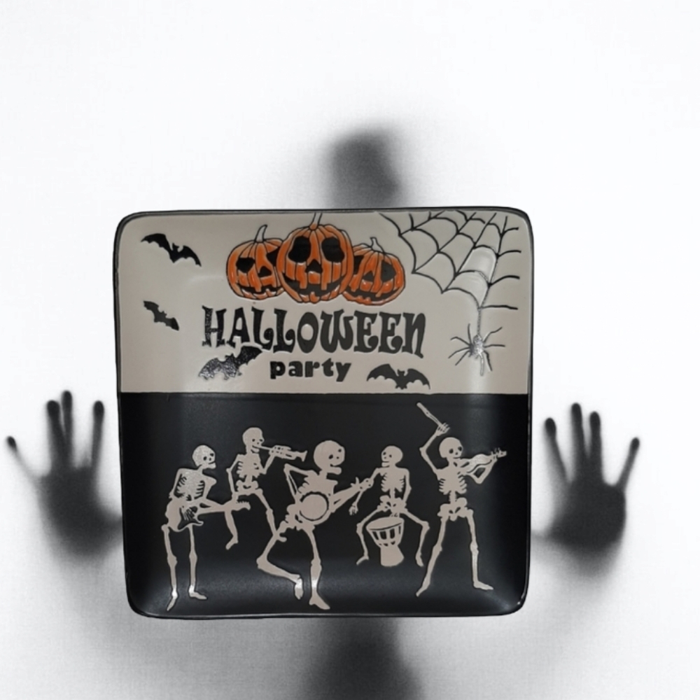 *SPECTRUM Halloween Party 8" Stoneware Square Plate (1 plate)